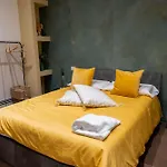 Palazzo Nicolaus Del Lungomare Bed and Breakfast 3*
