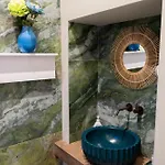 Palazzo Nicolaus Del Lungomare Bed and Breakfast