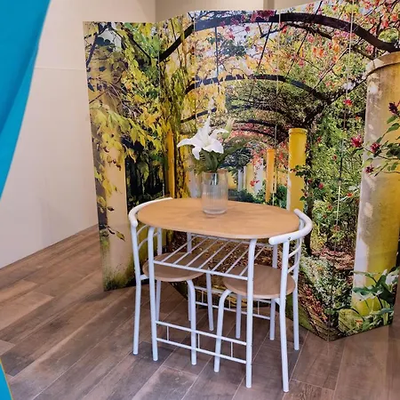Palazzo Nicolaus Del Lungomare Couette-café