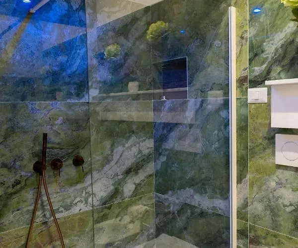 Palazzo Nicolaus Del Lungomare 3*