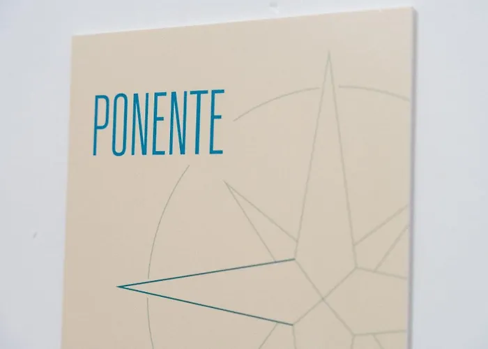 Palazzo Nicolaus Del Lungomare 3* Bari