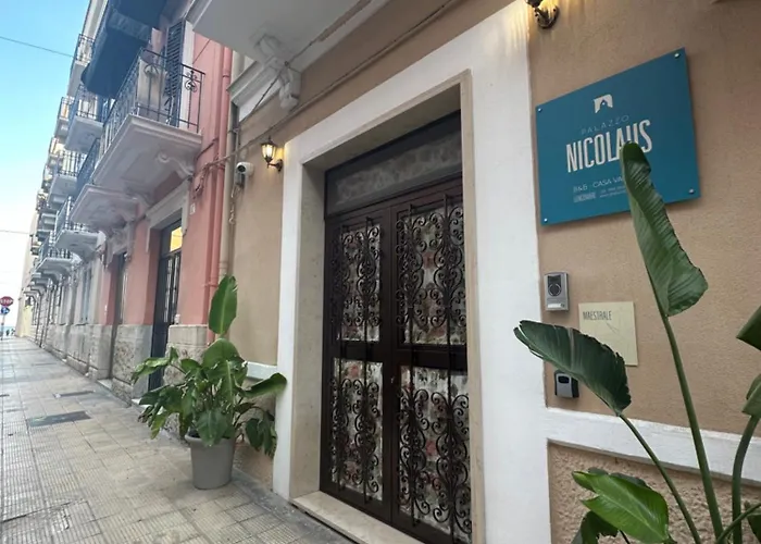 Palazzo Nicolaus Del Lungomare Bed & Breakfast 3*